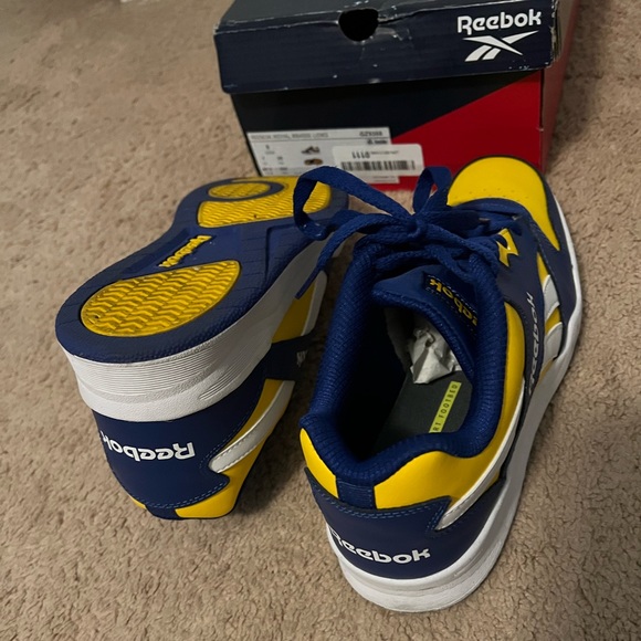 Host Pick: EUC Reebok Low Top Court Sneakers - Picture 4 of 4